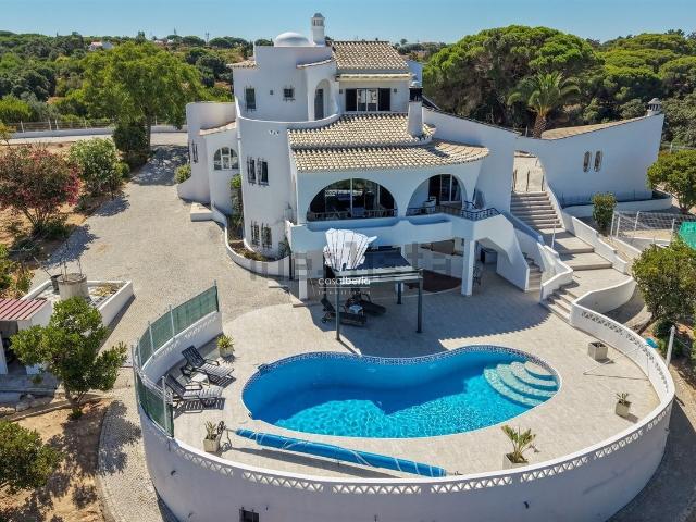Moradia, Lagoa e Carvoeiro