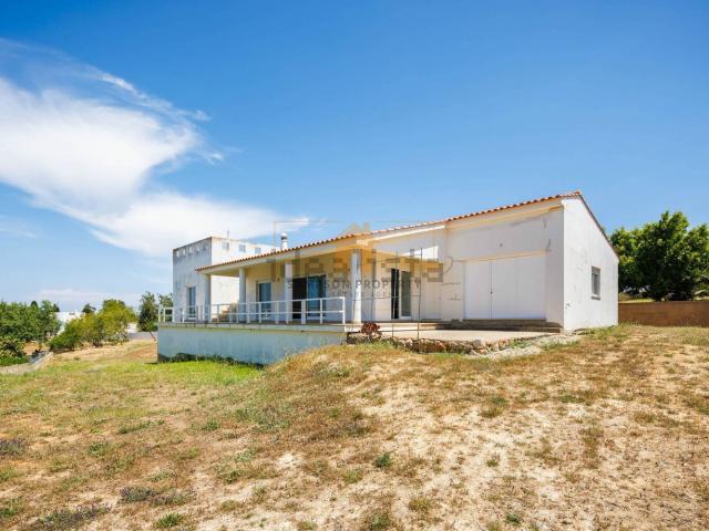 Moradia, Lagoa e Carvoeiro
