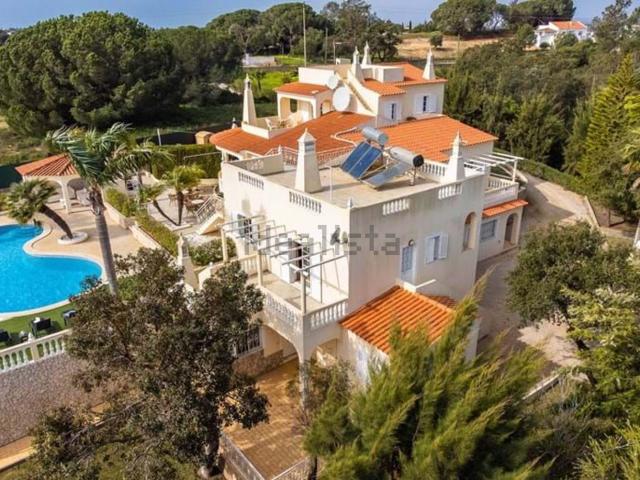 Moradia, Lagoa e Carvoeiro