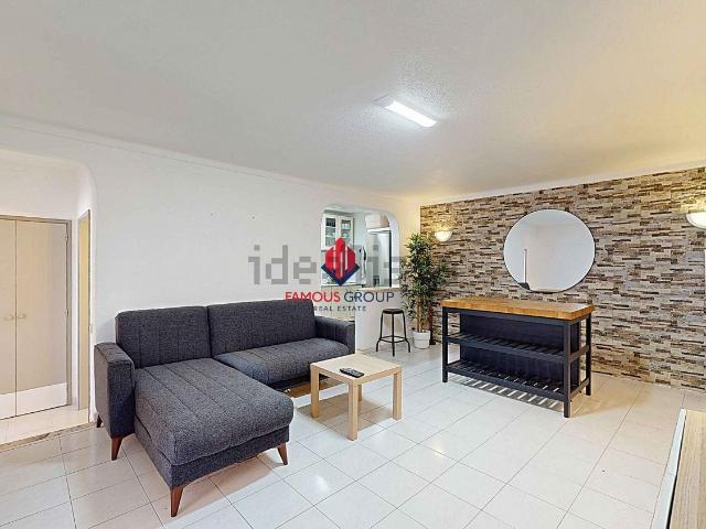 Moradia, Lagoa e Carvoeiro