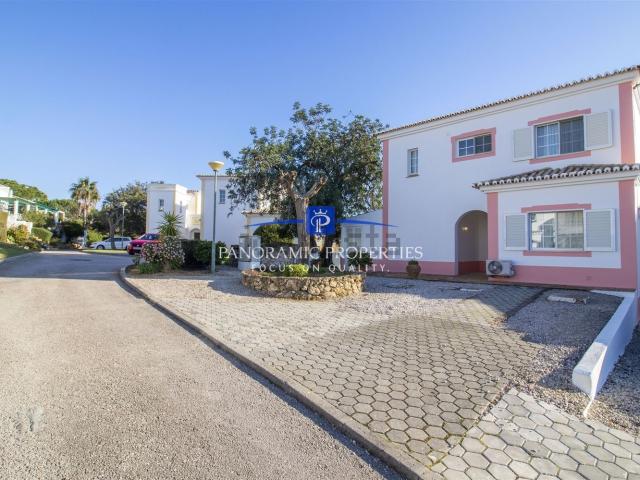Moradia, Lagoa e Carvoeiro