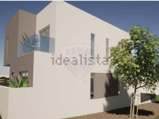 Moradia, Lagoa e Carvoeiro