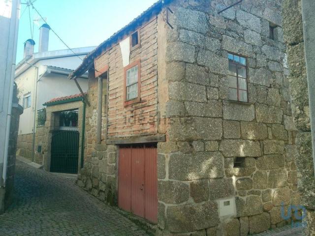 Moradia, Lagos da Beira e Lajeosa