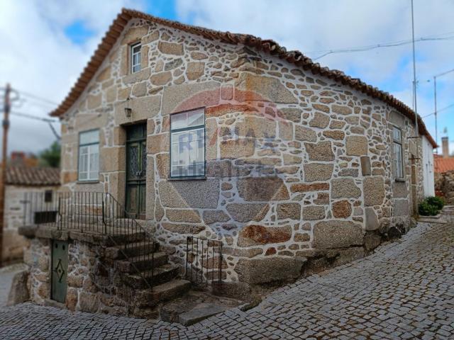 Moradia, Lajeosa do Mondego