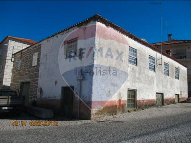 Moradia, Lajeosa do Mondego