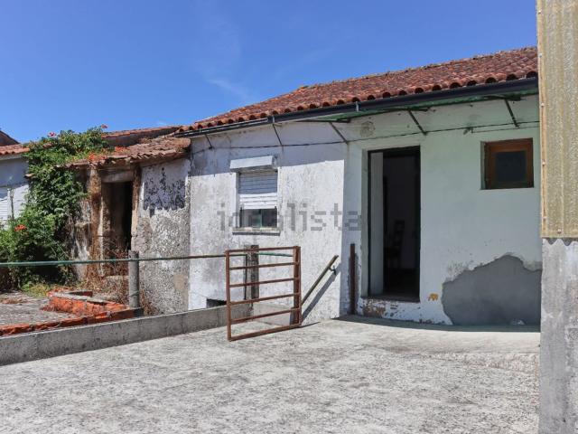 Moradia, Lamas
