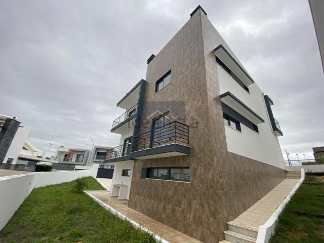 Moradia, Laranjeiro e Feijó