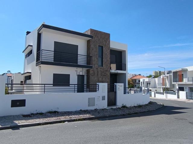 Moradia, Laranjeiro e Feijó