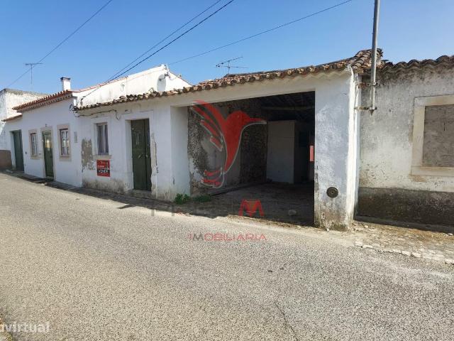 Moradia localizada em Bugalhos / Alcanena
