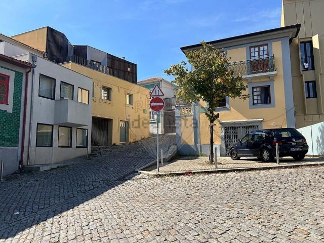 Moradia, Lordelo do Ouro e Massarelos