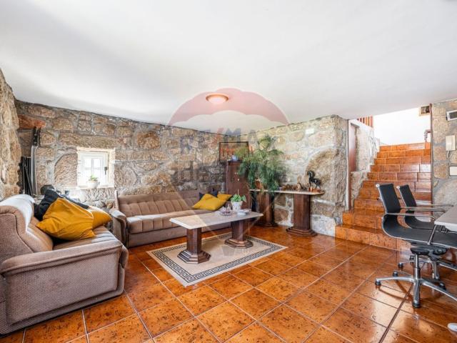 Moradia, Louredo