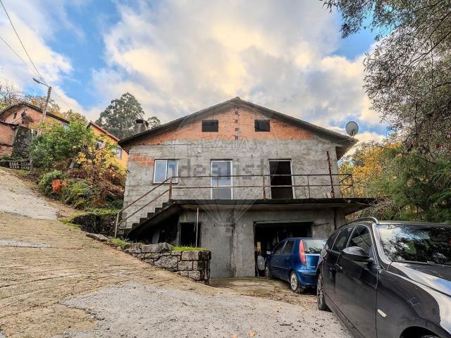 Moradia, Louredo