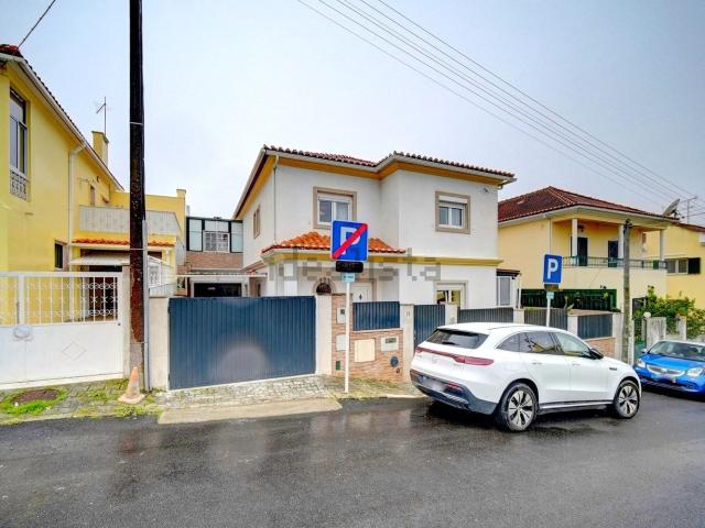 Moradia, Loures