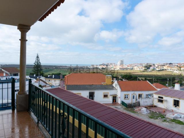 Moradia, Lourinhã e Atalaia