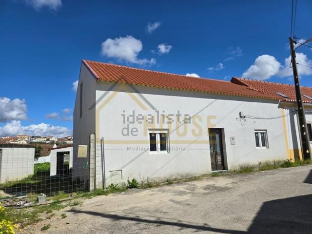 Moradia, Lourinhã e Atalaia