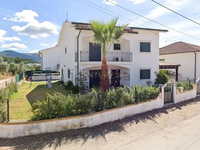 Moradia, Lousã e Vilarinho