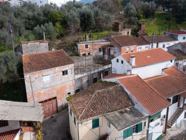 Moradia, Lousã e Vilarinho