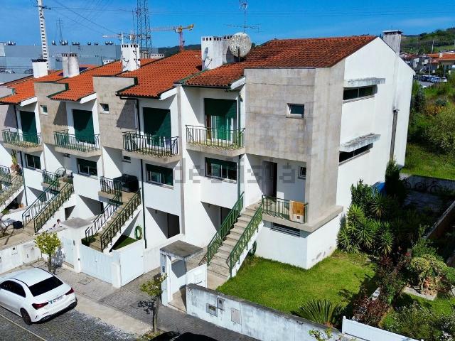 Moradia, Lousado