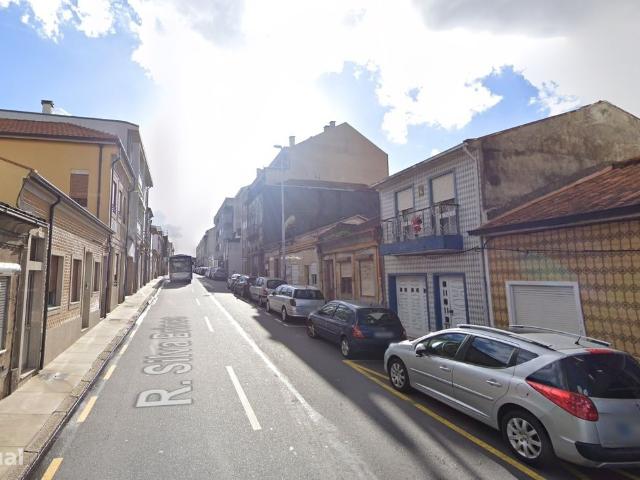 Moradia p/ Reabilitar A 5 min. H.So Joo Amial