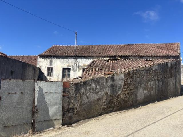 MORADIA PARA INVESTIMENTO NA LOURINHÃ