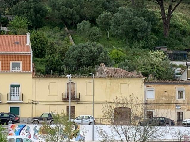 Moradia para reabilitao, em Santiago do Cacm