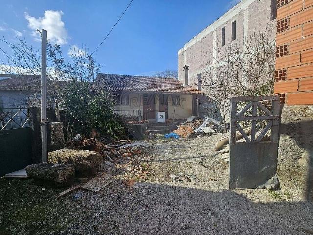Moradia para reabilitar em Grijó, a 6km de Castro Daire