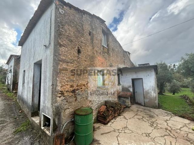 Moradia para Reconstrução e Terreno Águas Belas Ferreira do Zêzere