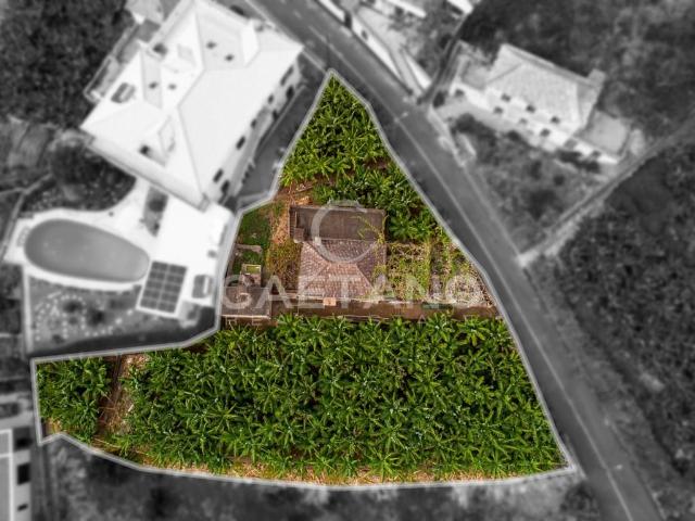 Moradia para Reconstruir com terreno 91m² Arco Da Calheta