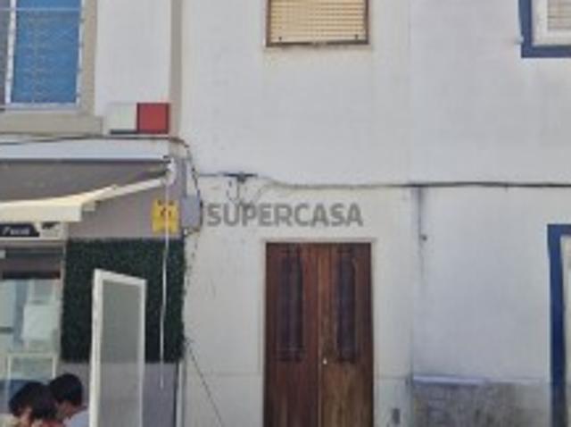 Moradia para reconstruir na Baixa de Albufeira