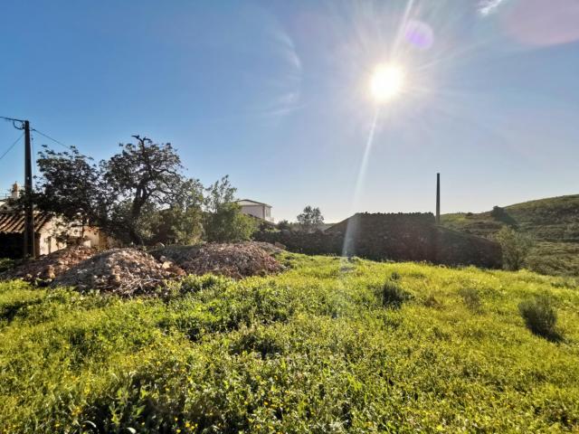 Moradia para reconstruir na Serra de Conceição de Tavira 175m² Tavira Santa Maria