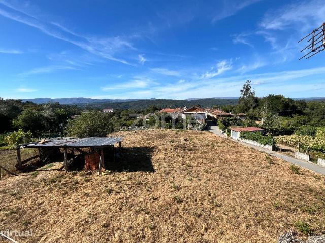 Moradia para reconstruo em Terreno Exclusivo com lindas vistas