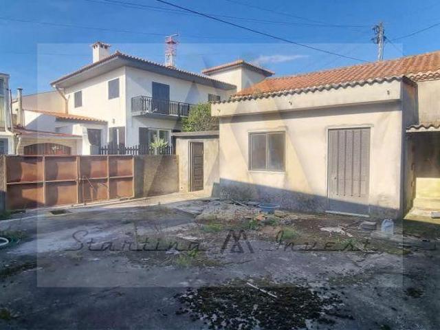 Moradia para recuperar na Aguçadoura, Póvoa de Varzim. | 26064087116
