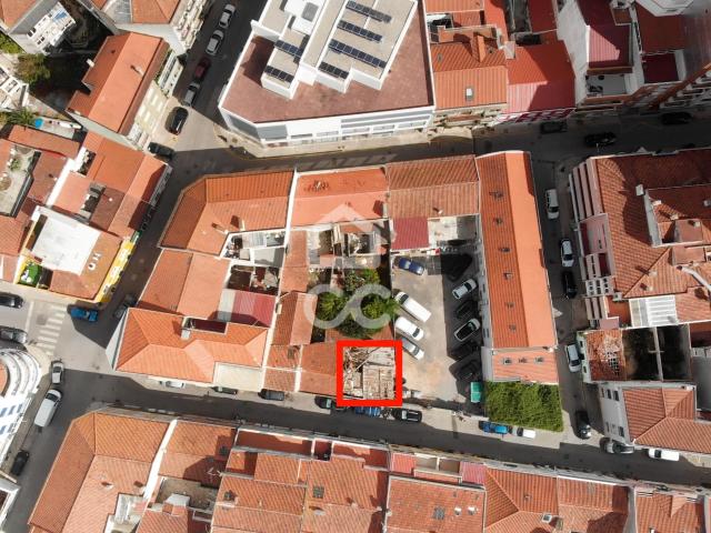 Moradia para recuperar no centro da cidade, Caldas da Rainha, Caldas da Rainha