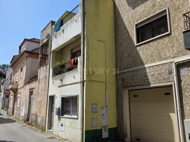 Moradia para recuperar no centro de Pombal Oportunidade de Investimento