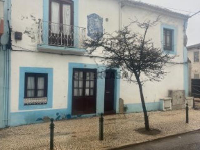 Moradia para recuperar no Centro do Montijo