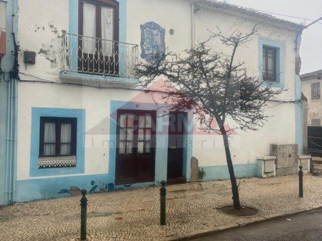 Moradia para recuperar no Centro do Montijo