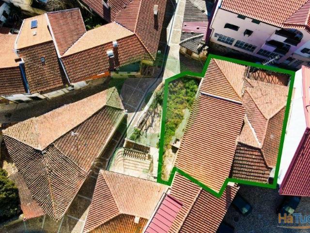 Moradia para recuperar no centro histórico de Mirandela | 26083589727