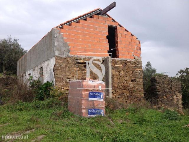 Moradia para Recuperar Carrapatoso Fontes Castelo de Bode
