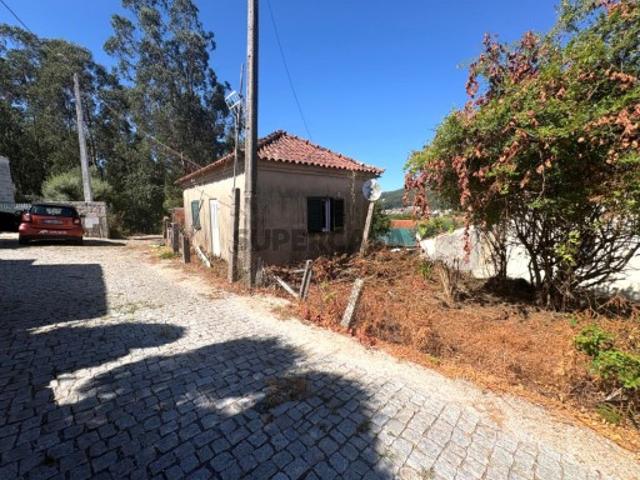 MORADIA PARA RECUPERAR COM 785 M² DE TERRENO | FRAGOSO