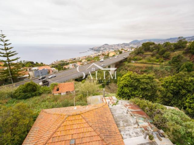 Moradia para Recuperar com Terreno de 1.830 m² em São Gonçalo Vista Mar e Serra