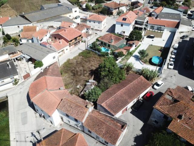 Moradia para recuperar com projeto aprovado