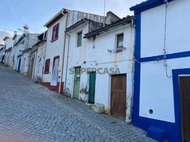 Moradia para recuperar em Montalvão
