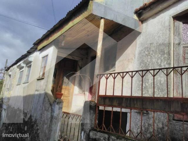 Moradia para recuperar em castelo de paiva