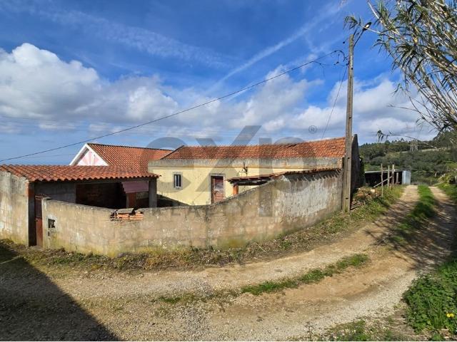 Moradia para Recuperar em Folgarosa, Torres Vedras