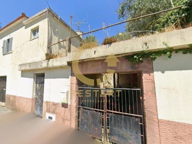 Moradia para recuperar em Sedielos Peso da Régua