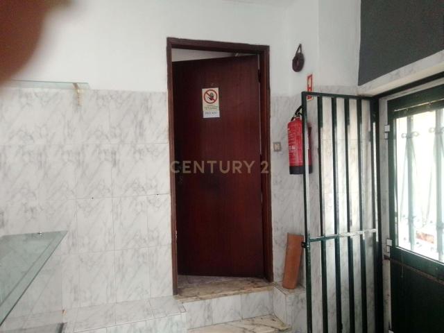 Moradia para Remodelação| Café | Loja em Rosmaninhal, Idanha a Nova