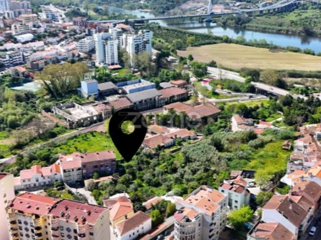 Moradia para Remodelação | Rua do Brasil, Coimbra