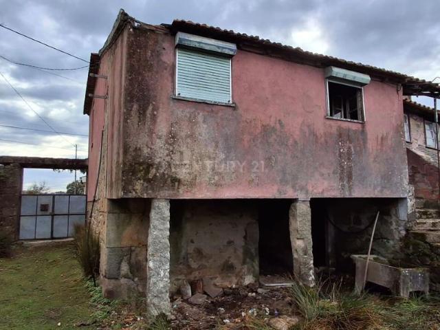 Moradia para Remodelao em Aro, Valena