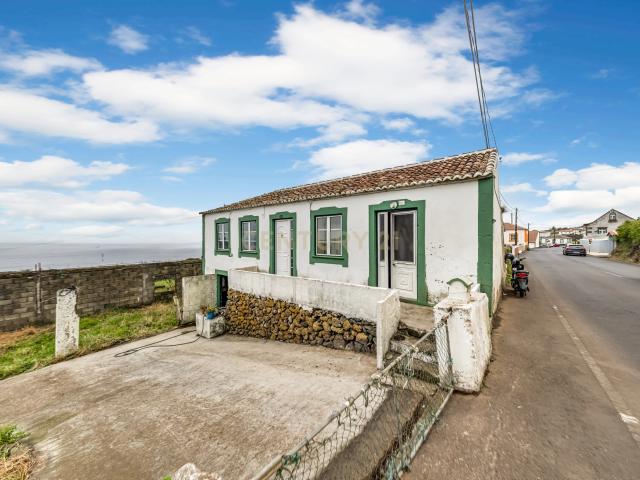 Moradia para Remodelar com Terreno | Vila do Porto Judeu