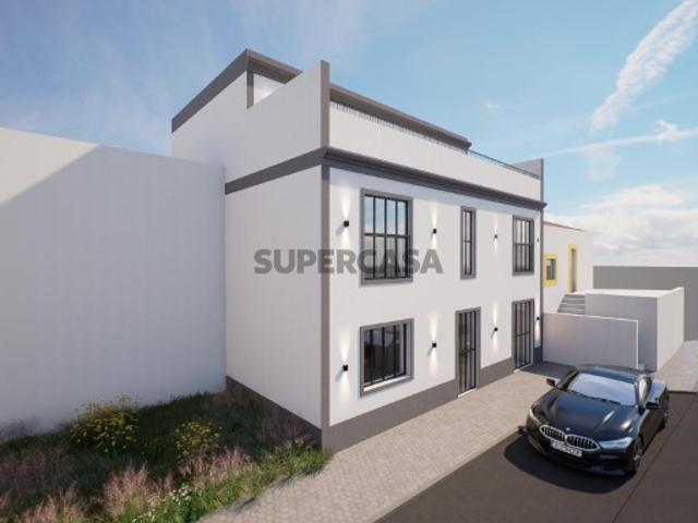 Moradia para renovação e terreno para construção no Algarve